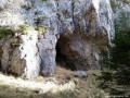 A szikla alatti üreg Csalhó-hegység Szikla vizzel