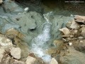 A vízesés felülről Rava patak homokkő gömbkő homokkövek gömbkövek