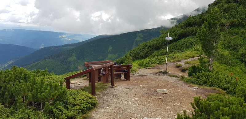 Pihenő a Nagy Lála-tó felé - Radnai-havasok